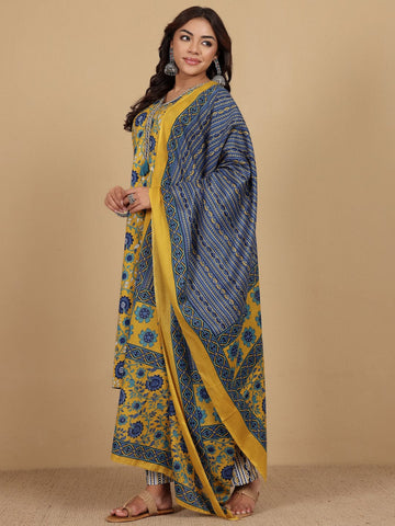 Varanga Women Ethnic Floral Printed V Neck Kurta withTrouser & Dupatta